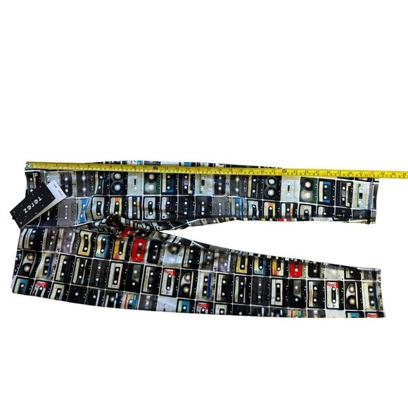 Terez Women Size XS Mixtapes Mid Rise Multi Cassette Tape Print Leggings NWT - Picture 8 of 13